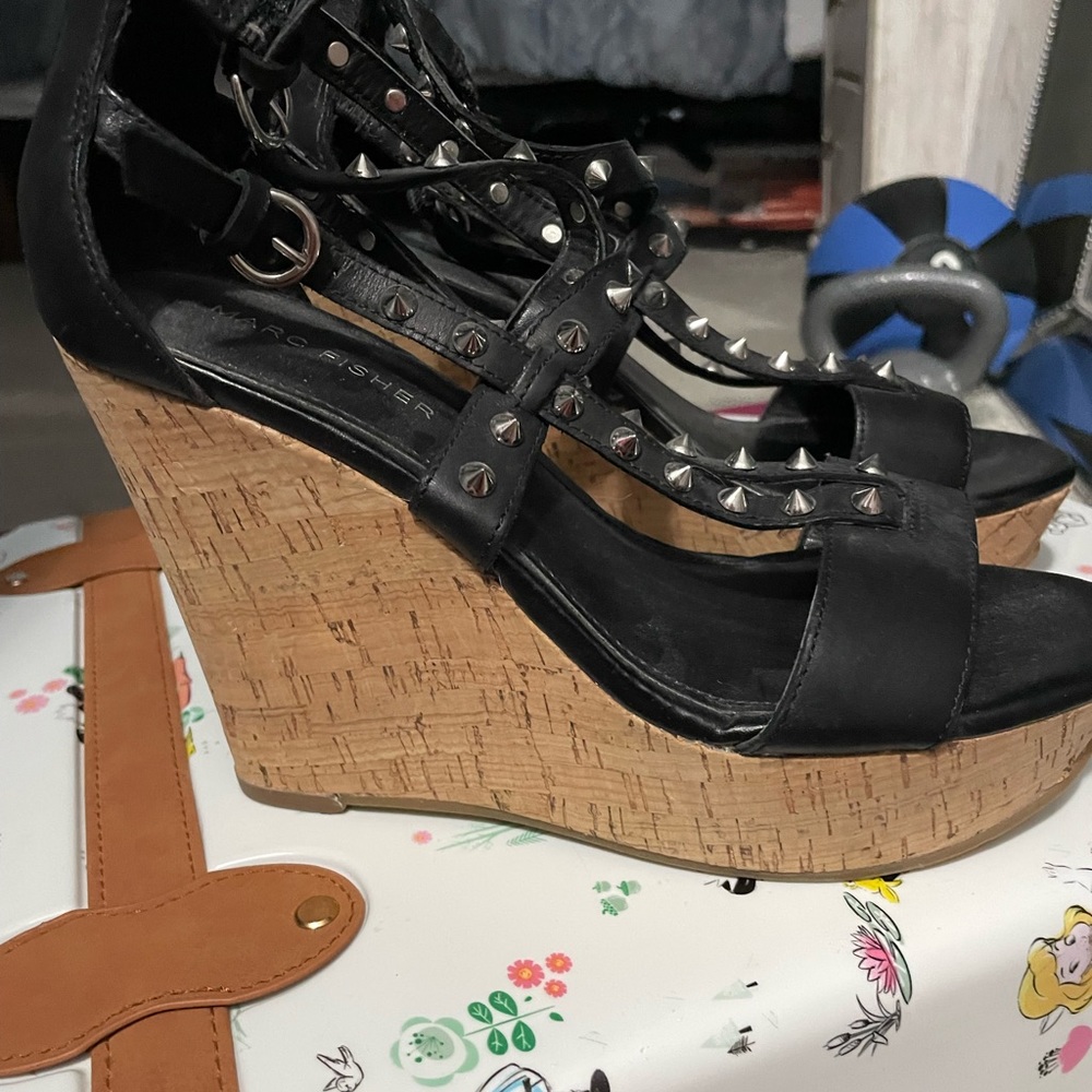 Marc fisher cork wedge platform sandal black stud size 8